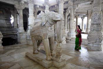 <b>India, Ranakpur</b>, Jain temple
