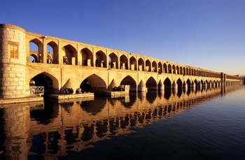 <b>Iran, Esfahan</b>, Si-o-Se bridge